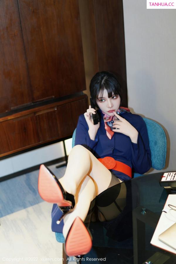   [XiuRen]高清写真图 2022.12.27 No.6048 桃桃子_ 空姐制服第24张图片